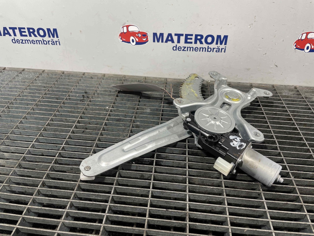 MACARA USA SPATE DREAPTA SUZUKI SWIFT - - (2012 2016)