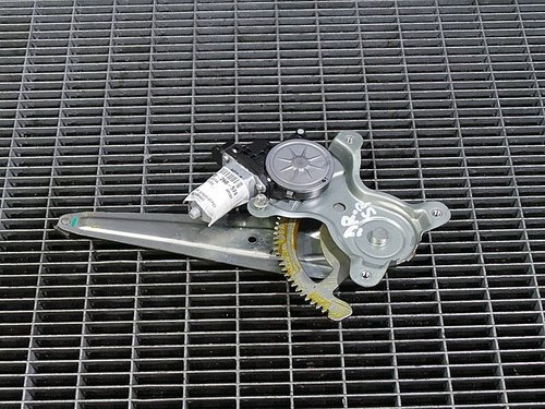 MACARA USA SPATE DREAPTA TOYOTA HILUX - - (2005 2012)