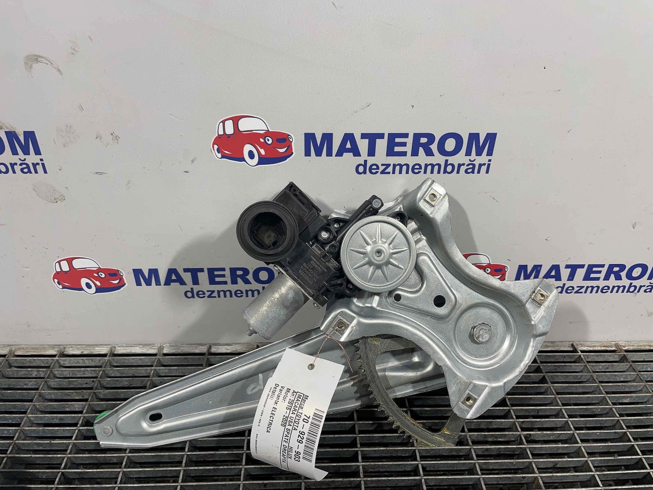MACARA USA SPATE DREAPTA TOYOTA HILUX HILUX - - (2015 2020)
