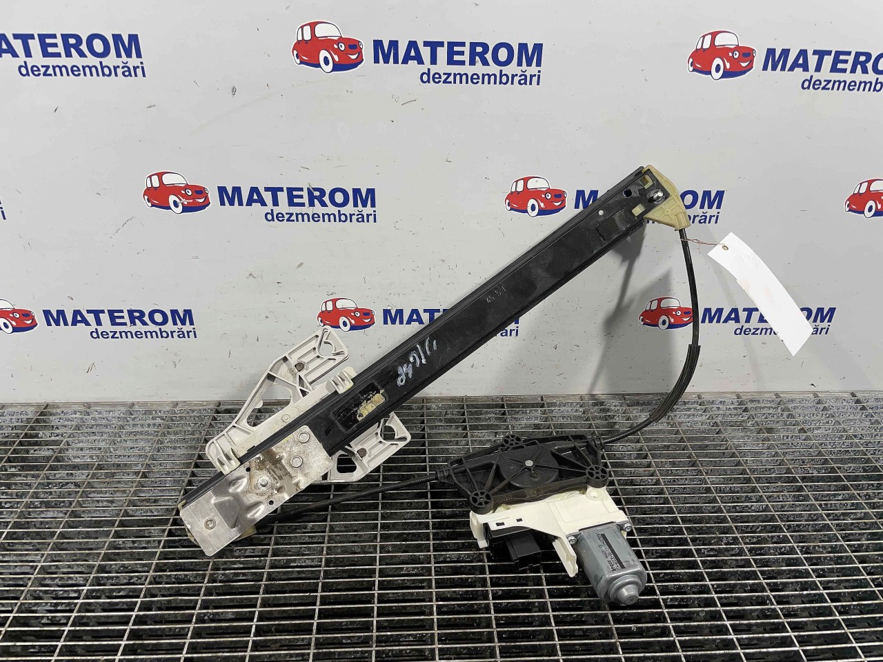 MACARA USA SPATE STANGA AUDI A4 A4 - - (2007 2011)