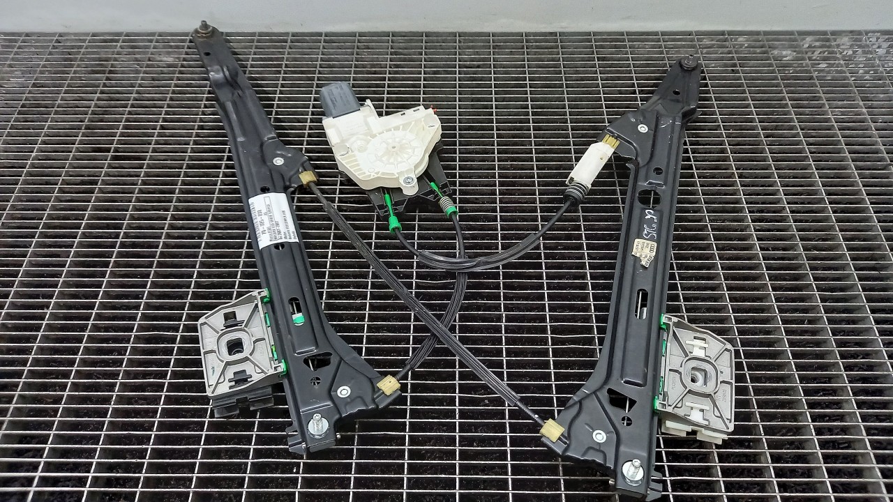 MACARA USA SPATE STANGA AUDI A5 A5 - - (2007 2011)
