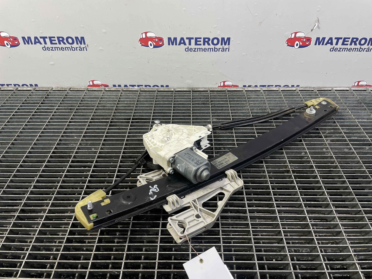 MACARA USA SPATE STANGA AUDI A6 - - (2011 2015)