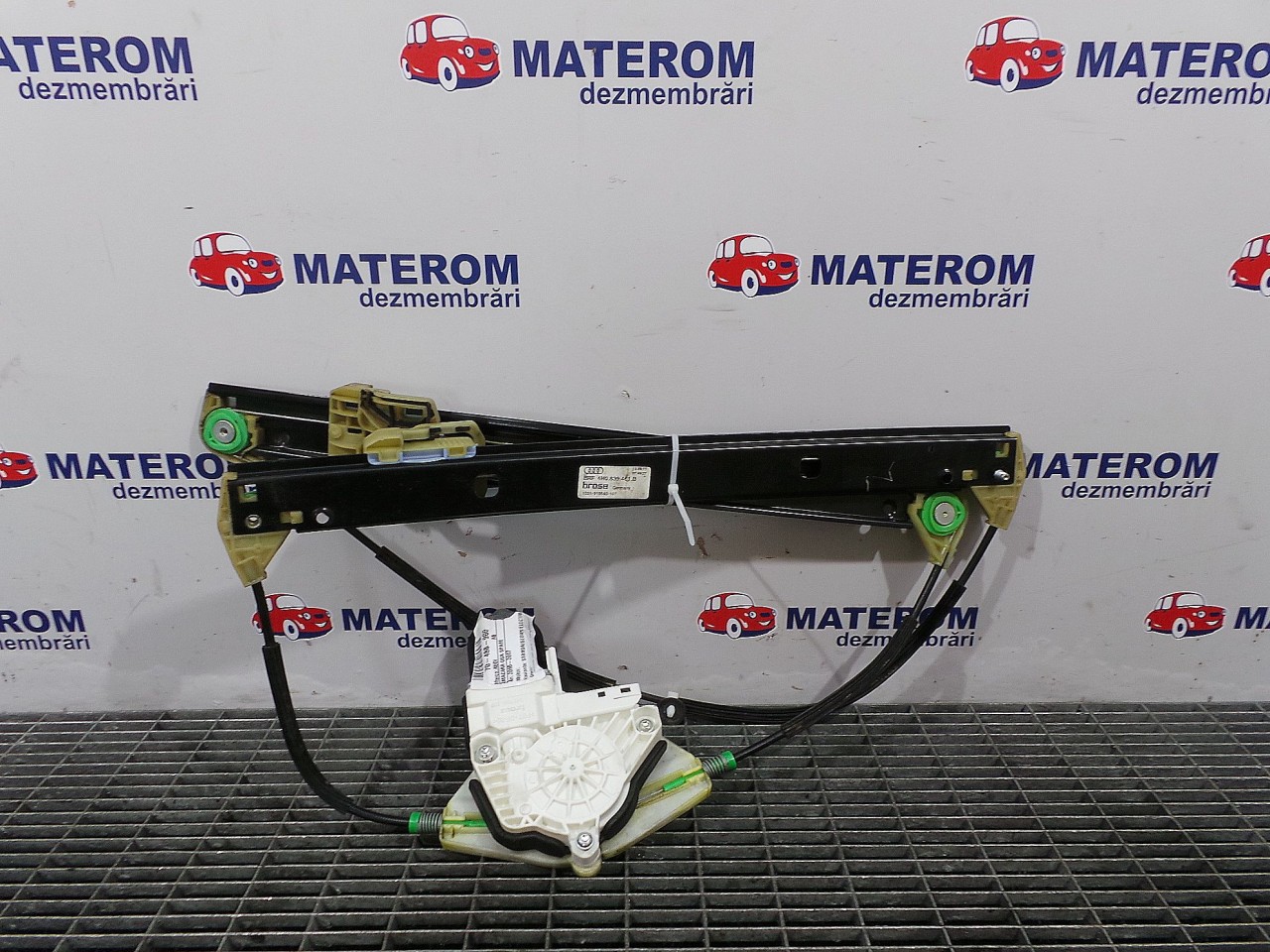 MACARA USA SPATE STANGA AUDI A8 - - (2010 2013)