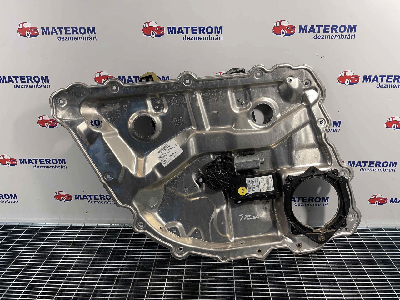 MACARA USA SPATE STANGA AUDI A8 A8 - - (2002 2005)