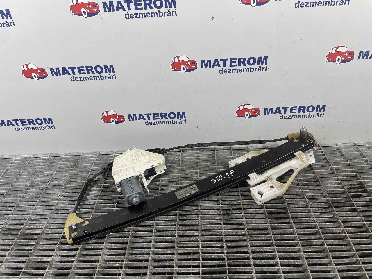 MACARA USA SPATE STANGA AUDI Q5 - - (2008 2013)