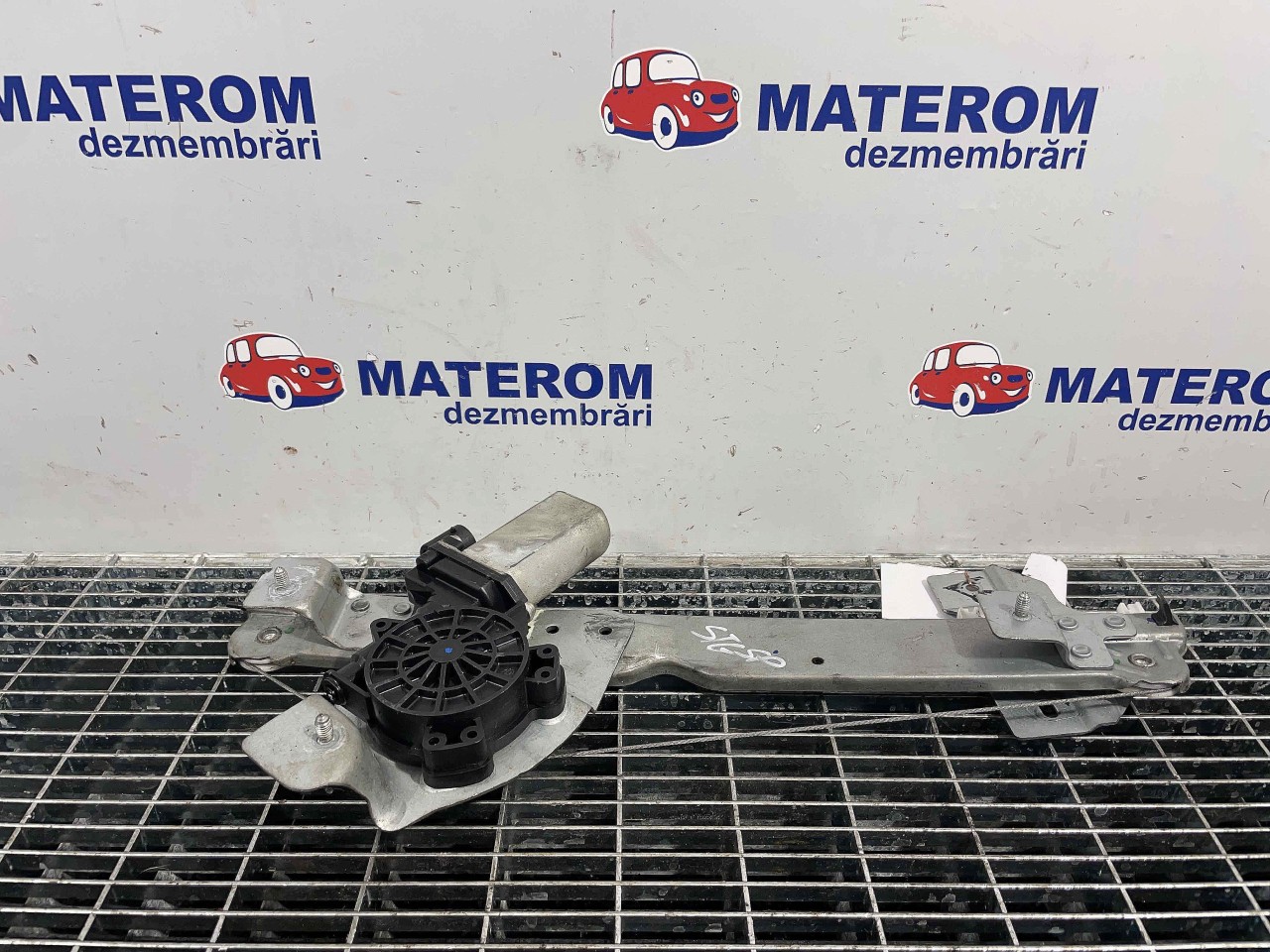 MACARA USA SPATE STANGA DACIA DUSTER DUSTER - - (2010 2013)