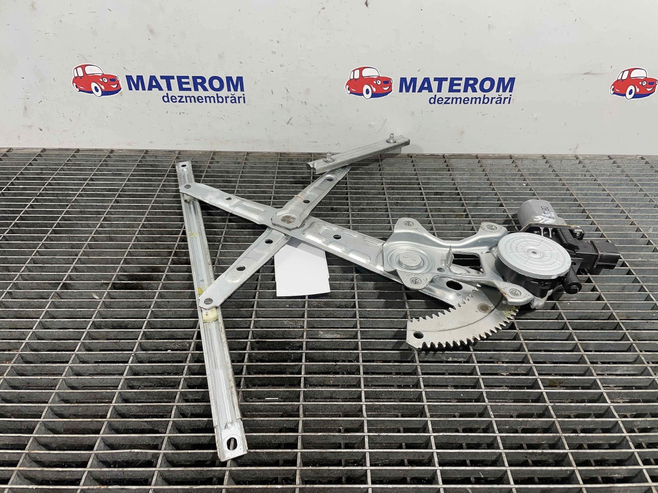 MACARA USA SPATE STANGA MITSUBISHI OUTLA