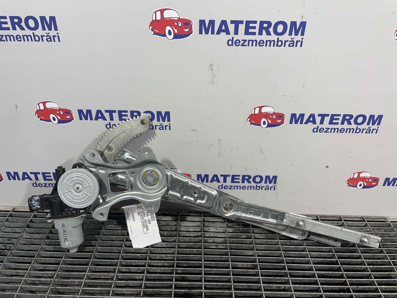 MACARA USA SPATE STANGA MITSUBISHI OUTLANDER - - (2012 2016)