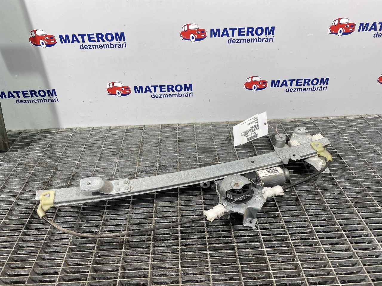 MACARA USA SPATE STANGA NISSAN NAVARA NAVARA - - (2010 2013)