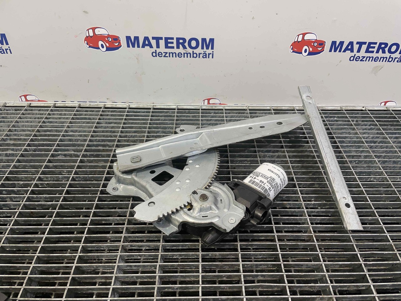 MACARA USA SPATE STANGA NISSAN NOTE - - (2010 2012)