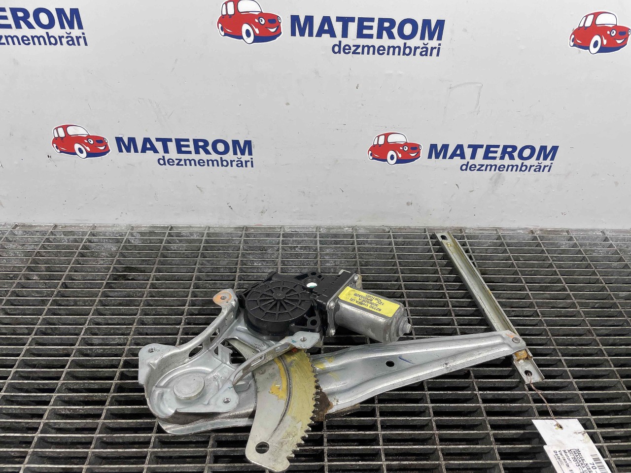 MACARA USA SPATE STANGA NISSAN NOTE - - (2013 2019)
