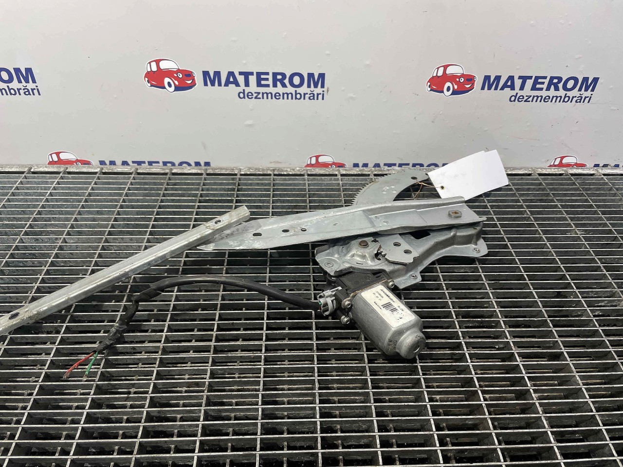 MACARA USA SPATE STANGA NISSAN NOTE NOTE - - (2005 2007)