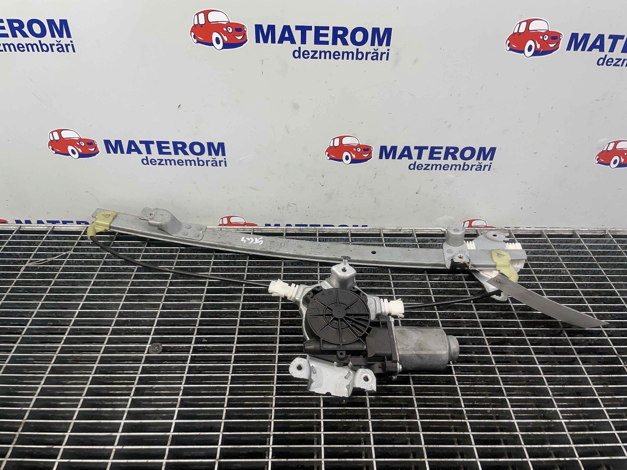 MACARA USA SPATE STANGA NISSAN PATHFINDER PATHFINDER 3.0 DCI - (2010 2013)