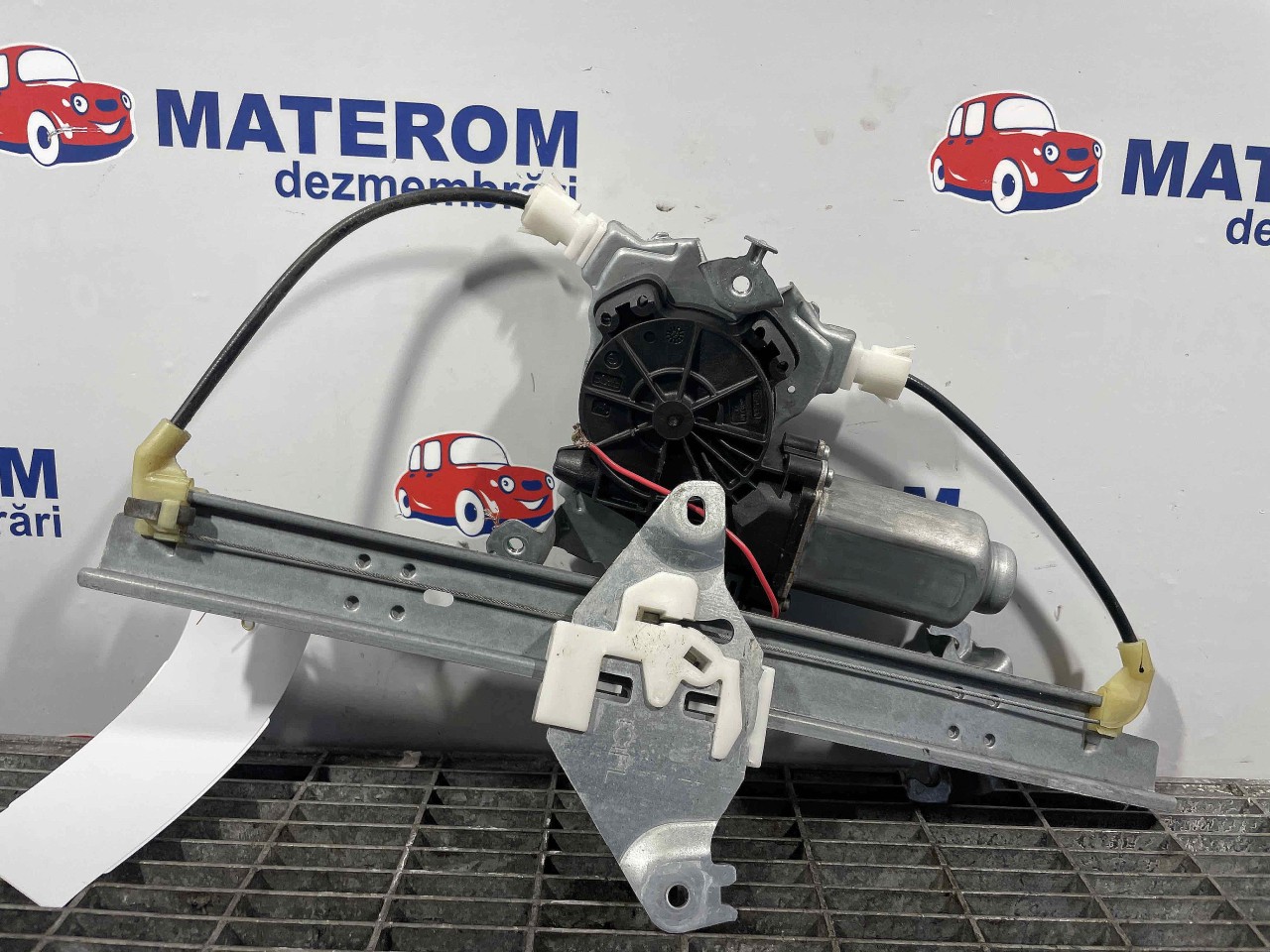 MACARA USA SPATE STANGA NISSAN QASHQAI QASHQAI - - (2010 2014)