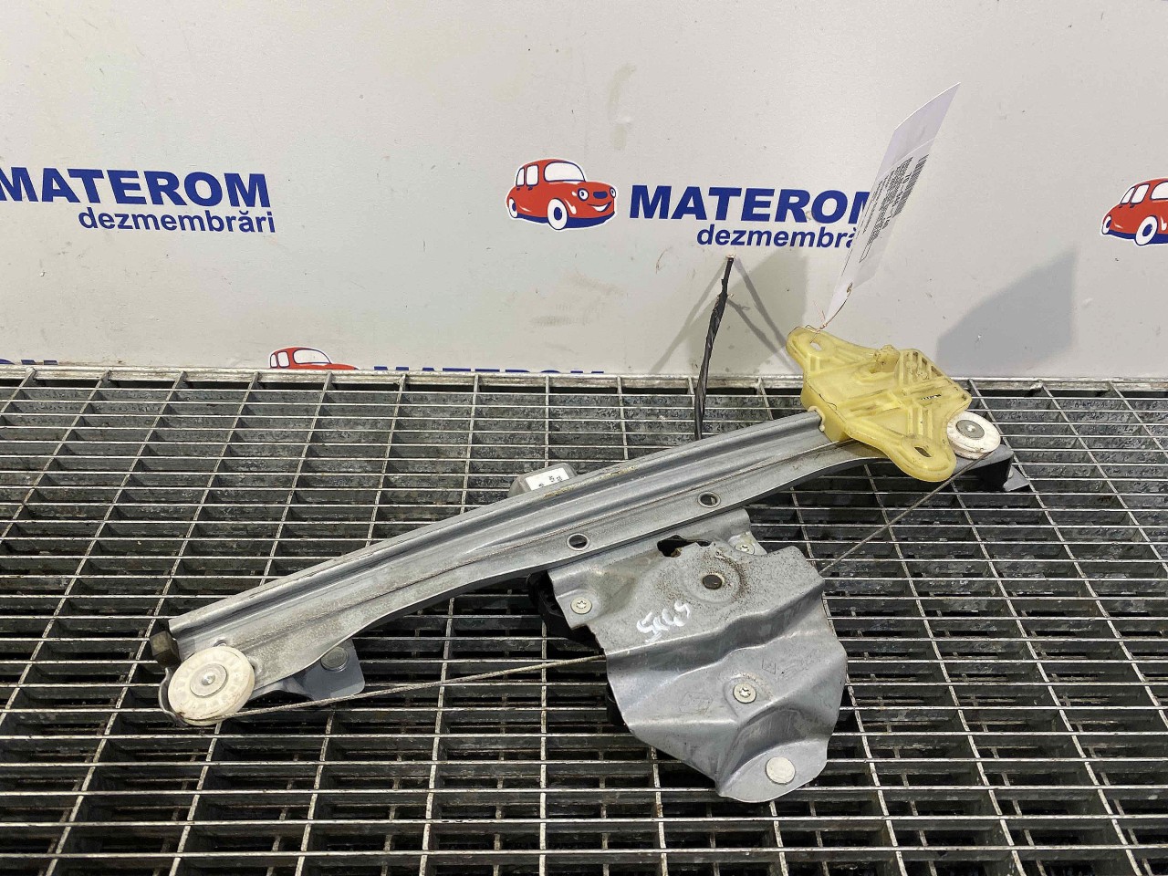 MACARA USA SPATE STANGA RENAULT CAPTUR -