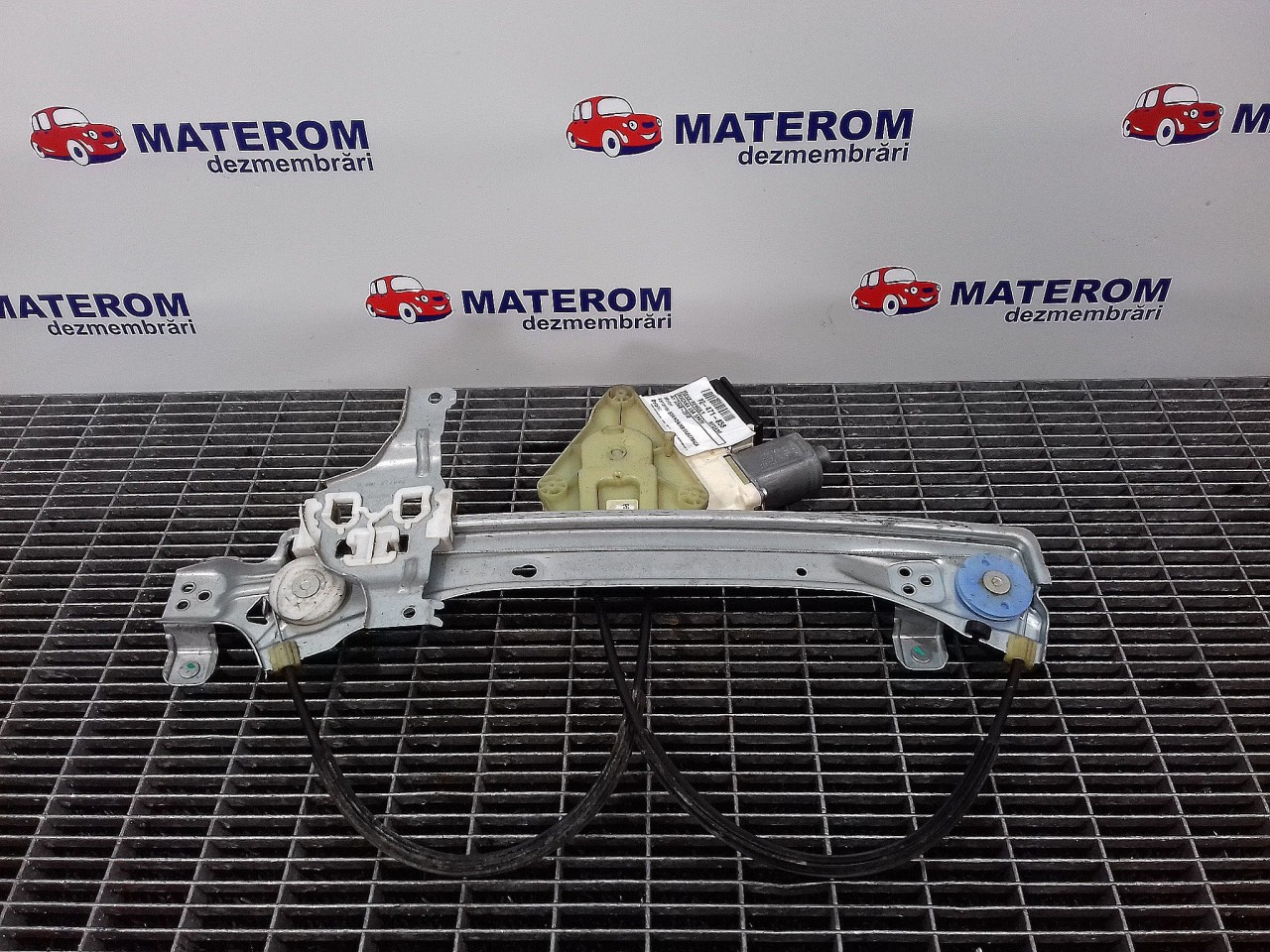 MACARA USA SPATE STANGA RENAULT MEGANE MEGANE - - (2008 2012)