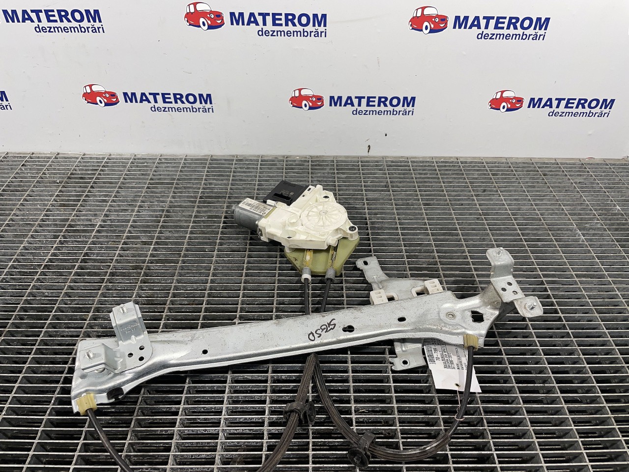 MACARA USA SPATE STANGA RENAULT MEGANE MEGANE - - (2008 2012)