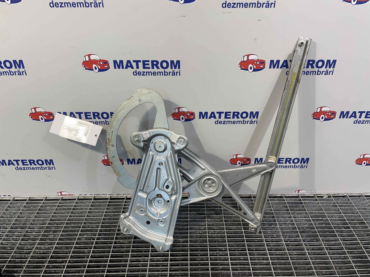 MACARA USA SPATE STANGA RENAULT SCENIC - - (2009 2013)