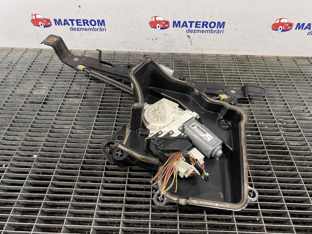 MACARA USA SPATE STANGA SEAT LEON - - (2008 2012)