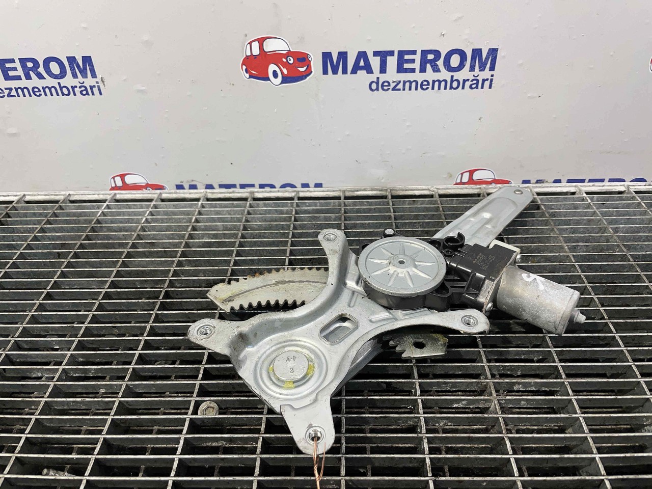 MACARA USA SPATE STANGA SUZUKI SX4 S-CROSS - - (2013 2017)