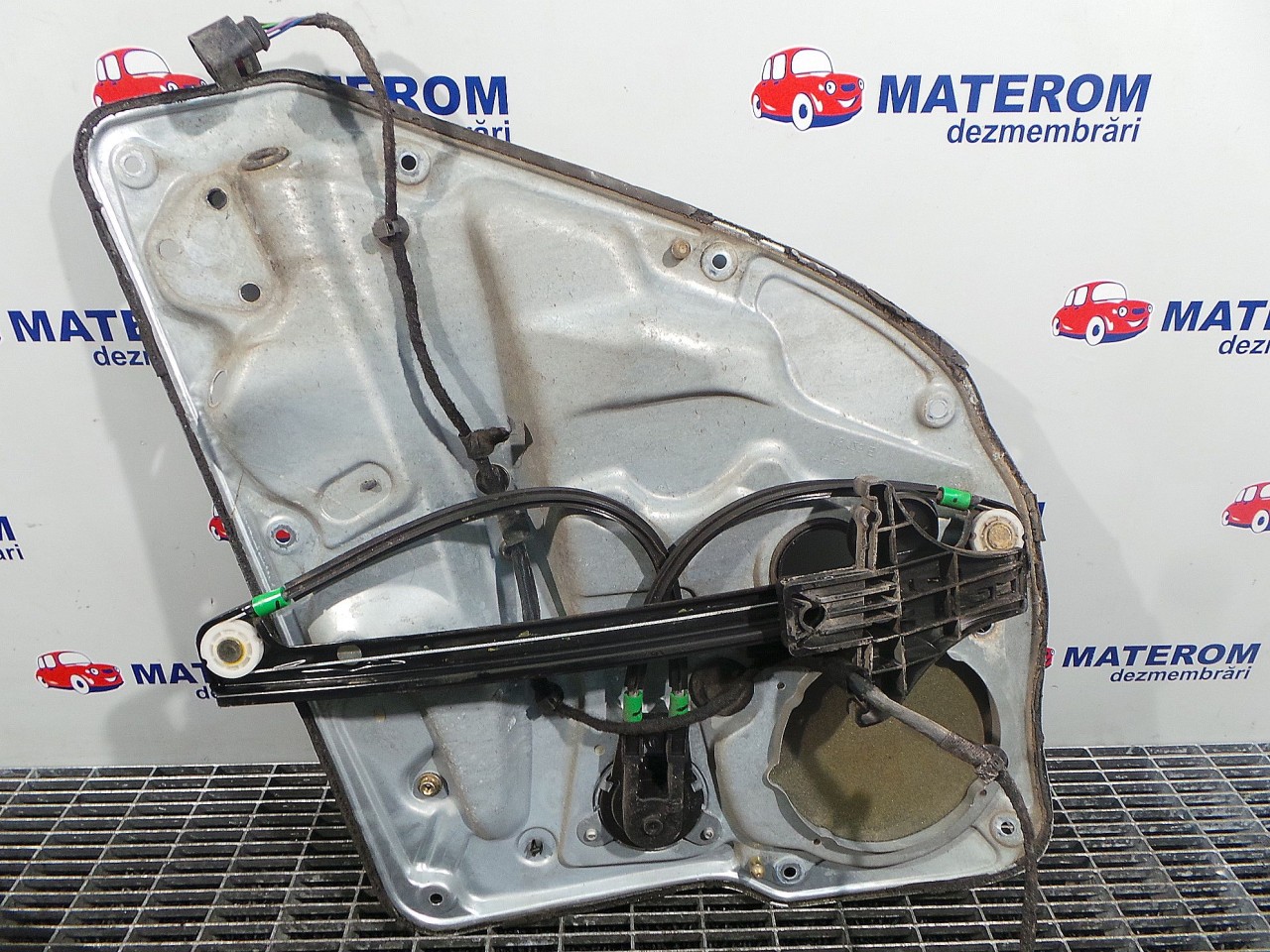MACARA USA SPATE STANGA VW GOLF IV - - (1998 2004)