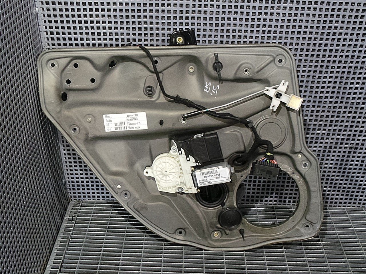 MACARA USA SPATE STANGA VW GOLF IV - - (1998 2004)