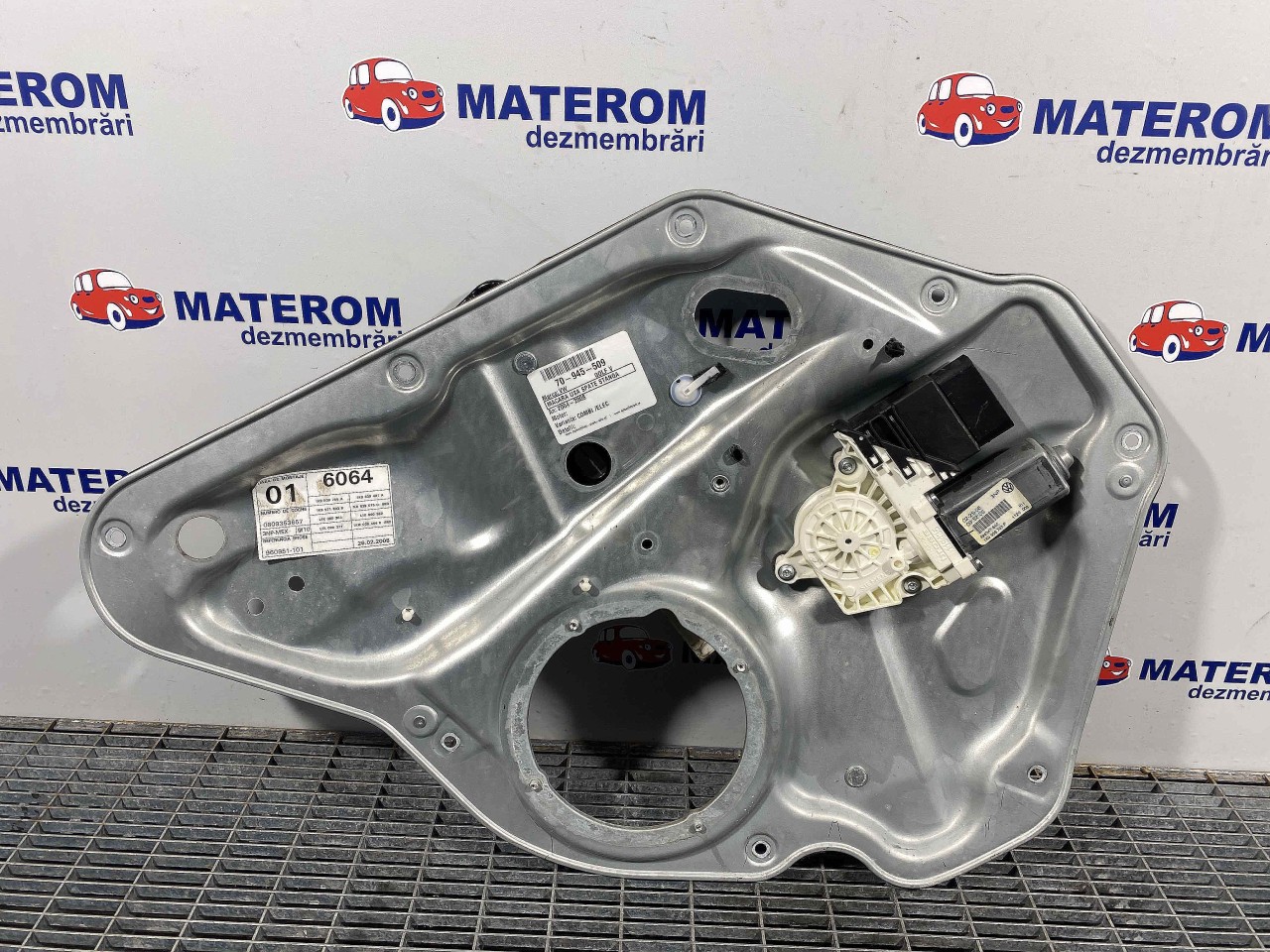 MACARA USA SPATE STANGA VW GOLF V - - (2004 2008)
