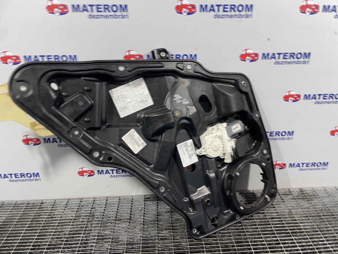 MACARA USA SPATE STANGA VW TIGUAN - - (2007 2010)