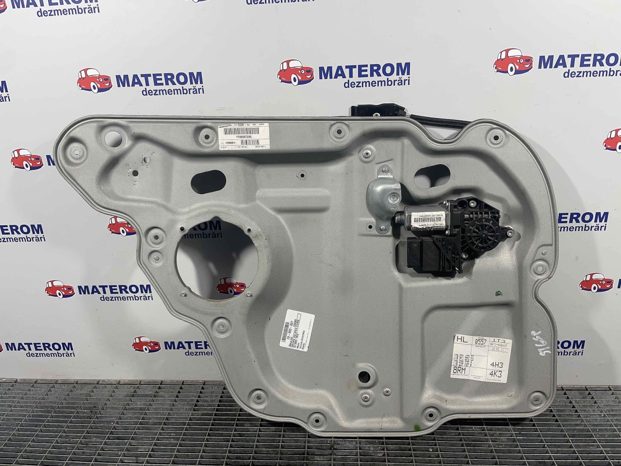 MACARA USA SPATE STANGA VW TOURAN - - (2010 2015)