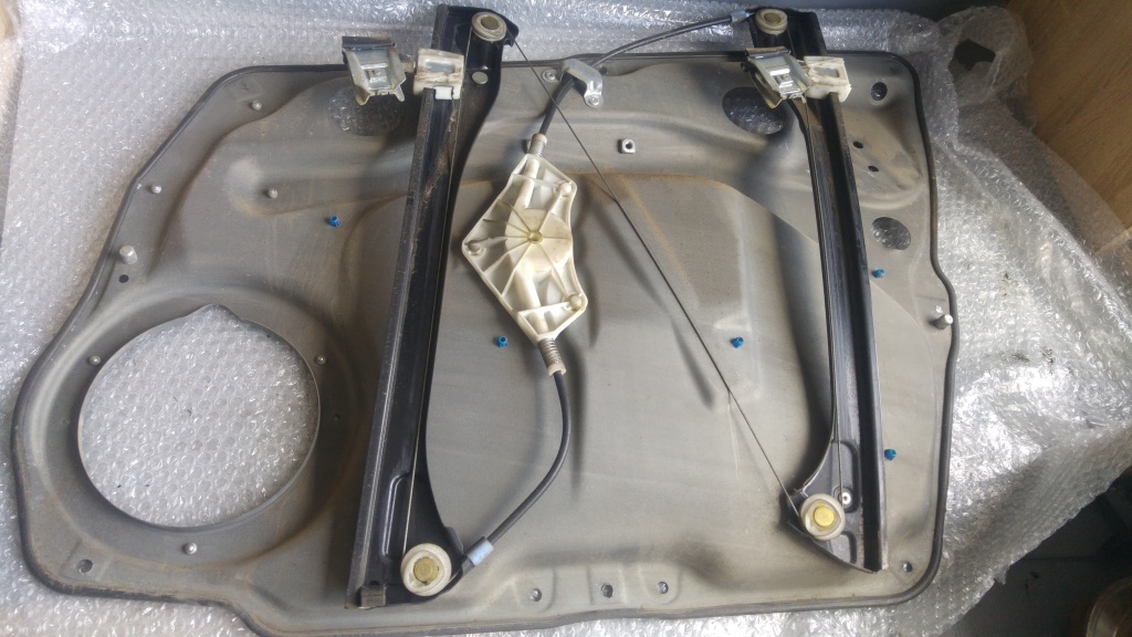Macara usa stanga fata mercedes a-class w169 4 usi a1697200179