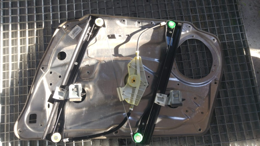 Macara usa stanga fata mercedes c-class w204 break 963757-102