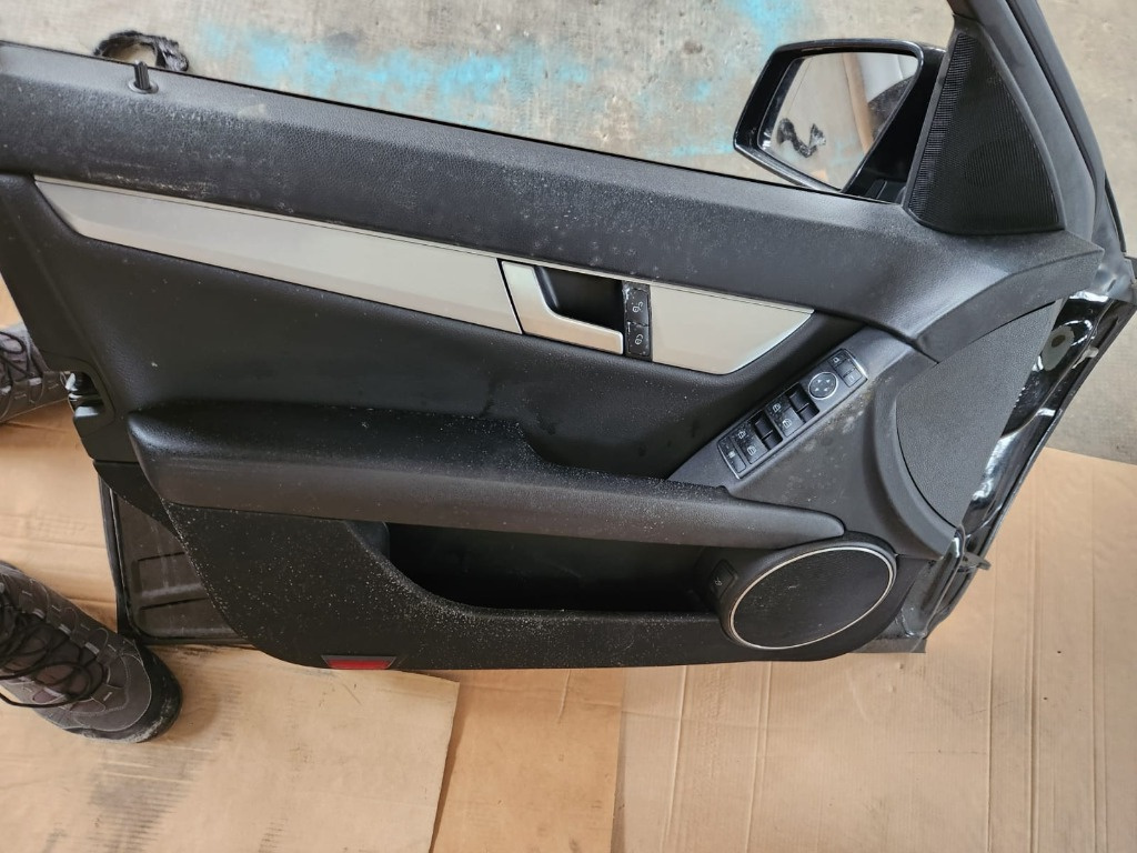 Macara usa stanga fata Mercedes C-Class W204 sedan Facelift 2012