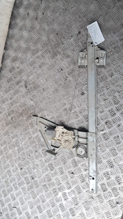 Macara usa stanga fata Vw Crafter 2.5 TDI cod motor BJK ,an 2009 cod A0068205442