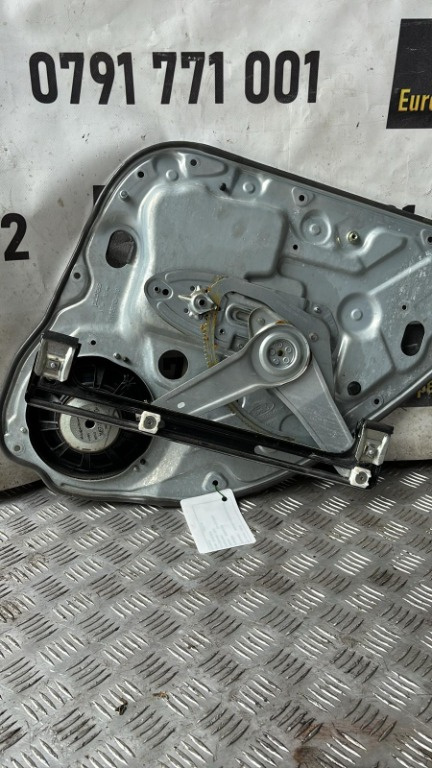Macara usa stanga spate Ford Kuga an fabricatie 2012