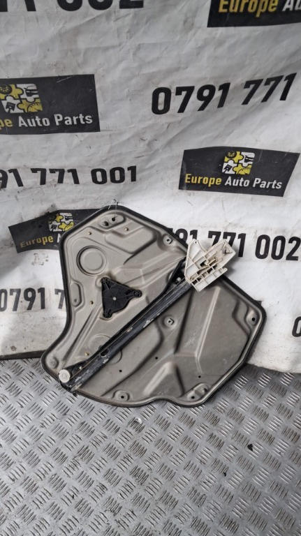 Macara usa stanga spate Skoda Octavia 2 VRS an 2008