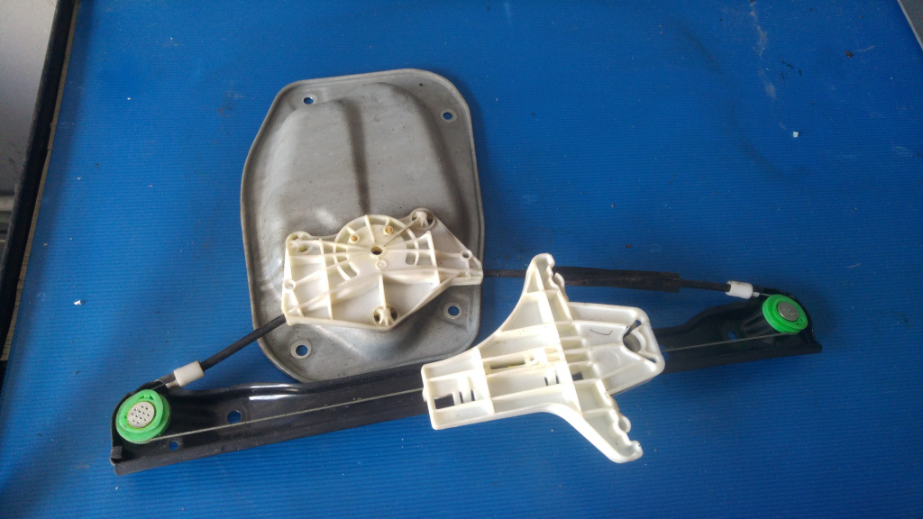 Macara usa stanga spate vw jetta 3 2004-2010 1k5839461