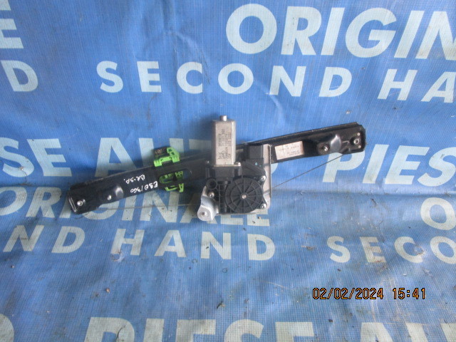 Macarale electrice BMW E90 2005; 7075884 (spate)