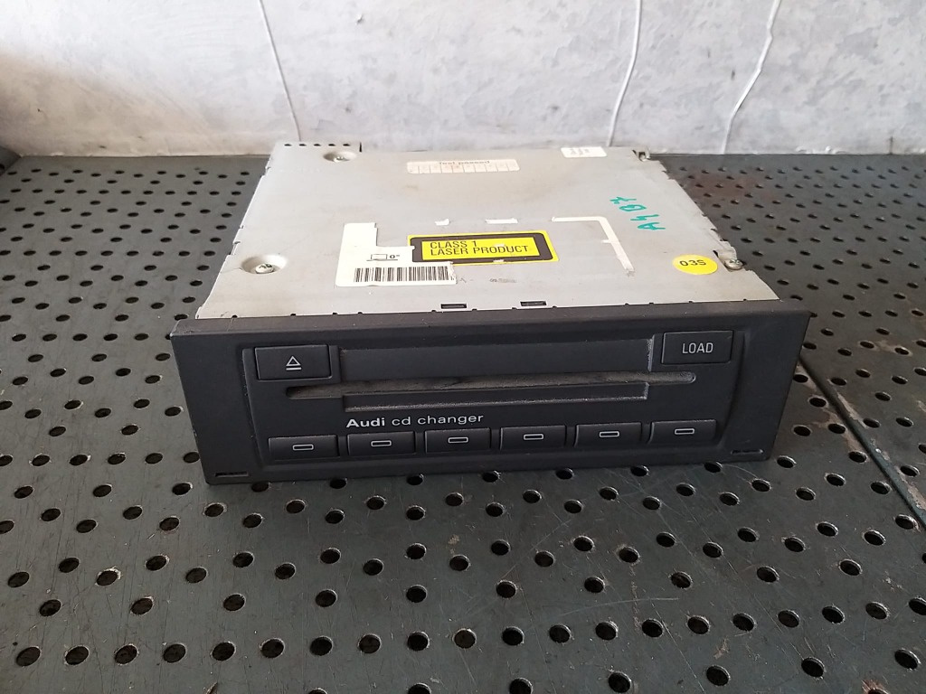 Magazie cd audi a4 b7 8e 8e0035111d