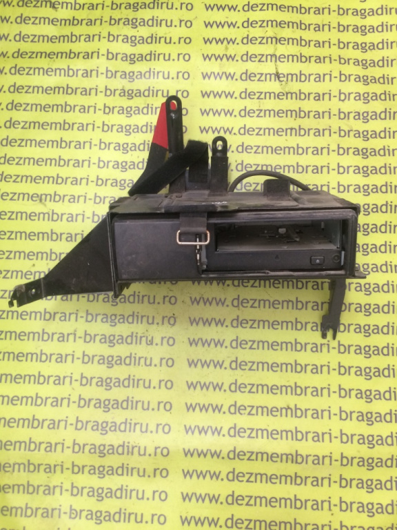 Magazie cd Audi A6 4B/C5 [1997 - 2001] Sedan 2.5 TDI MT quattro (150 hp) AKE