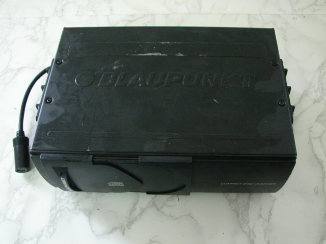 Magazie cd Blaupunkt Mercedes-Benz E-Class W210/S210 [1995 - 1999] wagon 5-usi 320 5G-Tronic (224 hp) Combi (S210)