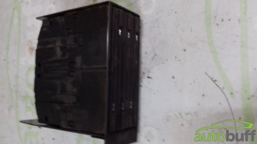 Magazie CD Mercedes Benz C -W203 (2000-2007) A2036801150