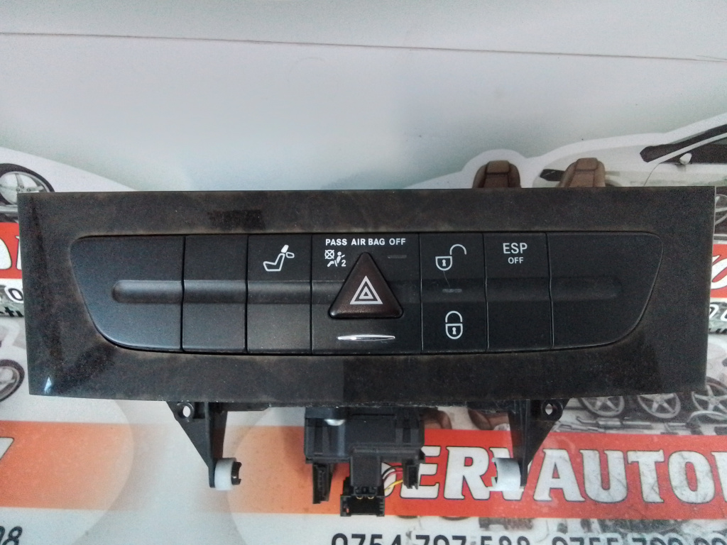Magazie CD Mercedes-Benz CLS (2004-2010) [C219] w219 3.0 Motorina 2008, A2196800752