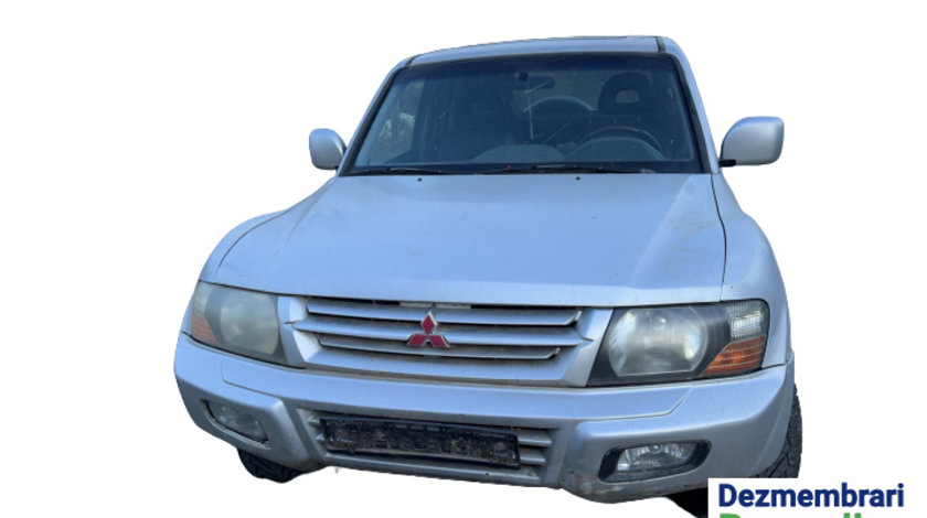 Magazie CD Mitsubishi Pajero 3 [1999 - 2003] SUV 5-usi 3.2 DI-D AT (165 hp) Cod motor 4M41