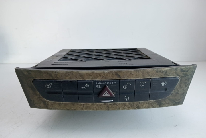 Magazie CD panou comenzi A2116800552 Mercedes-Benz E-Class W211 [2002 - 2006]