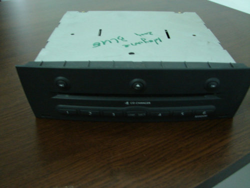 Magazie cd Renault Megane 2 [2002 - 2006] Hatchback 5-usi 1.9 dCi MT (120 hp) II (BM0/1_ CM0/1_)