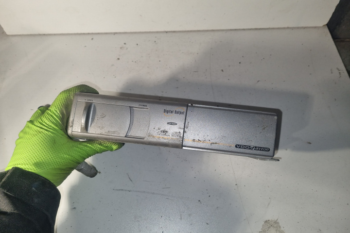 Magazie CD Renault Scenic [facelift] [1999 - 2003] Minivan 5-usi 1.6 16v MT (107 hp)