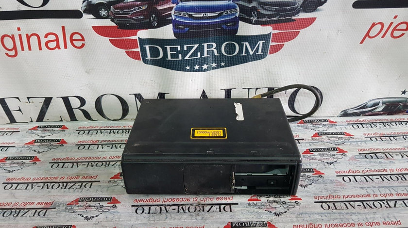 Magazie CD-uri Seat Toledo II cod piesa : 1J6035111