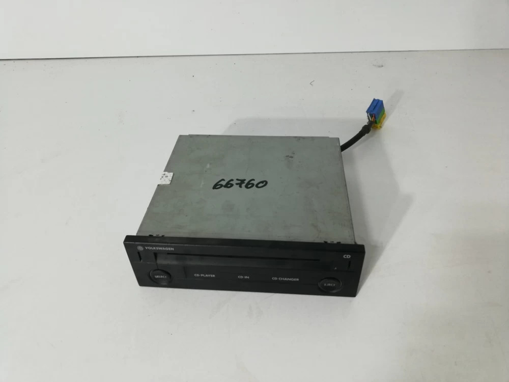 Magazie CD Vw Passat B5 An 2001 2002 2003 2004 2005 cod FA011730