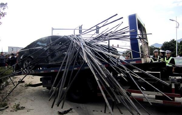 Mai aproape de moarte ca niciodata: Volvo vs. tevile de fier Mai aproape de moarte ca niciodata: Volvo vs. tevile de fier