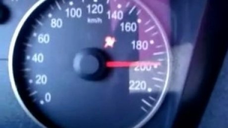 Mama vitezomana - 200 km/h pe autostrada Transilvania Mama vitezomana - 200 km/h pe autostrada Transilvania